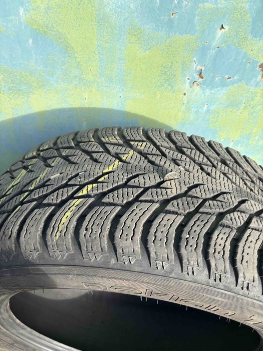 Продам зимнюю резину Nokian hakkapeliitta 255/50/19