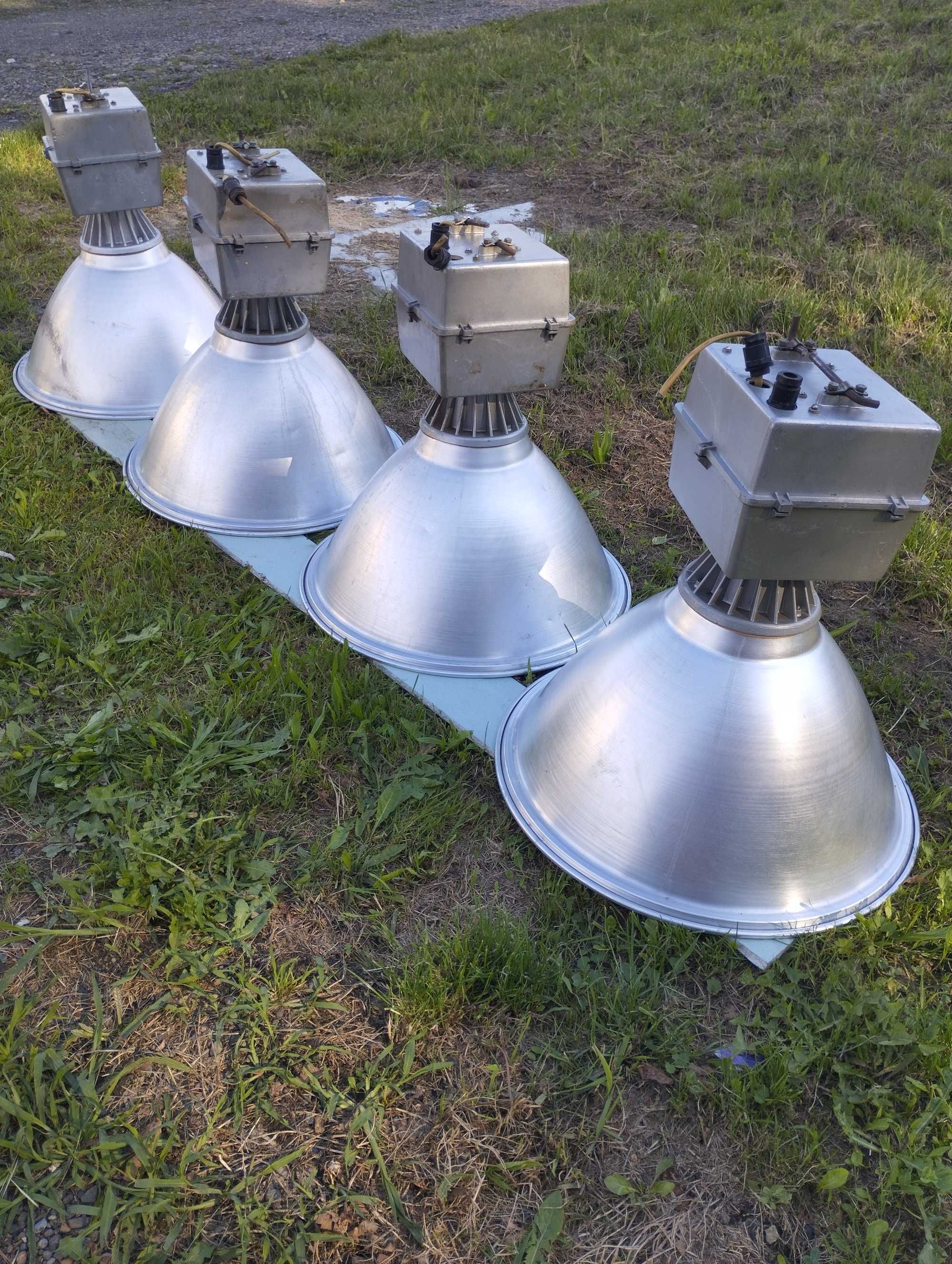 Lampy industrialne