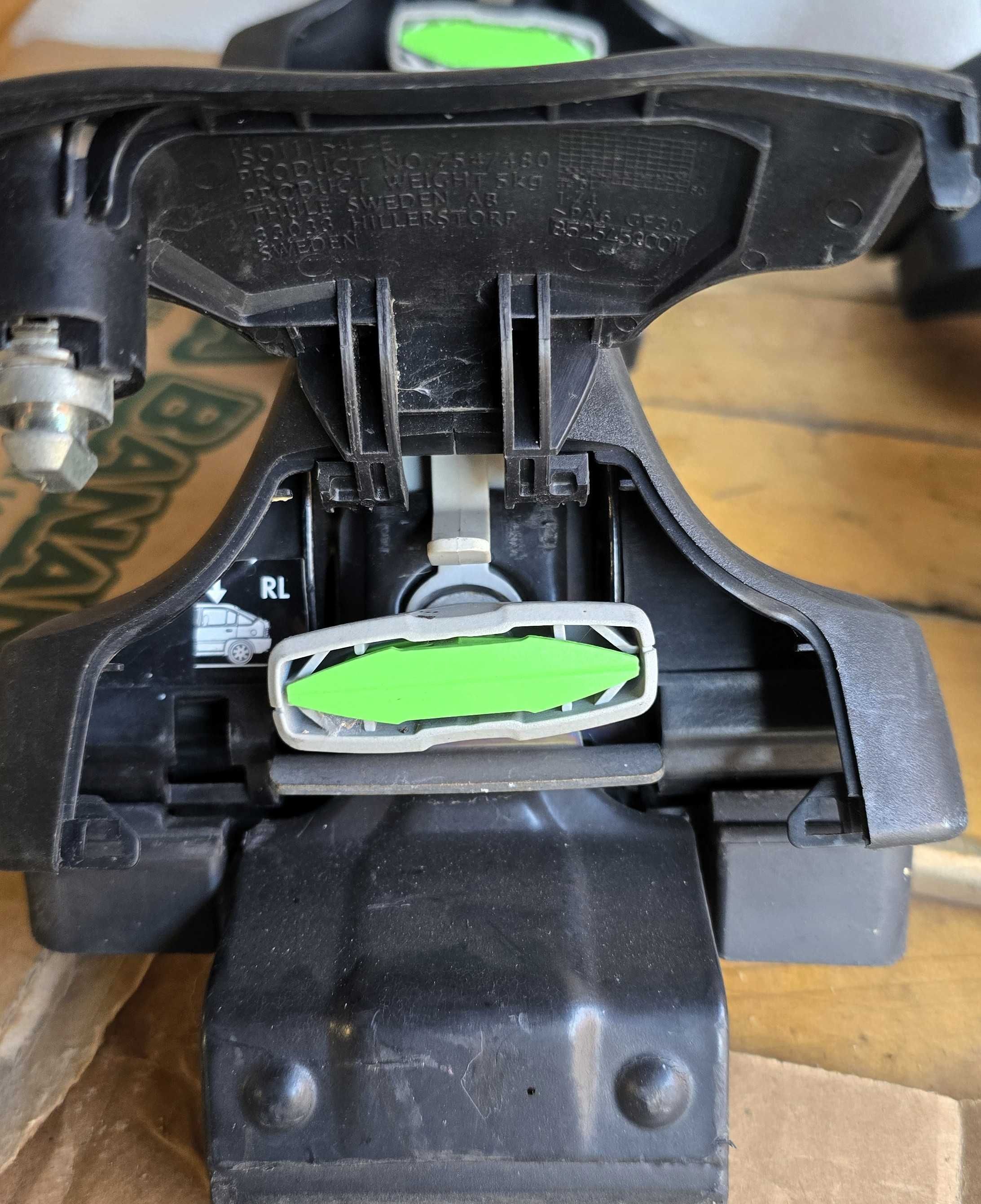 Stopy / mocowanie bagażnika dachowego Thule 754 + KIT 1591 Audi