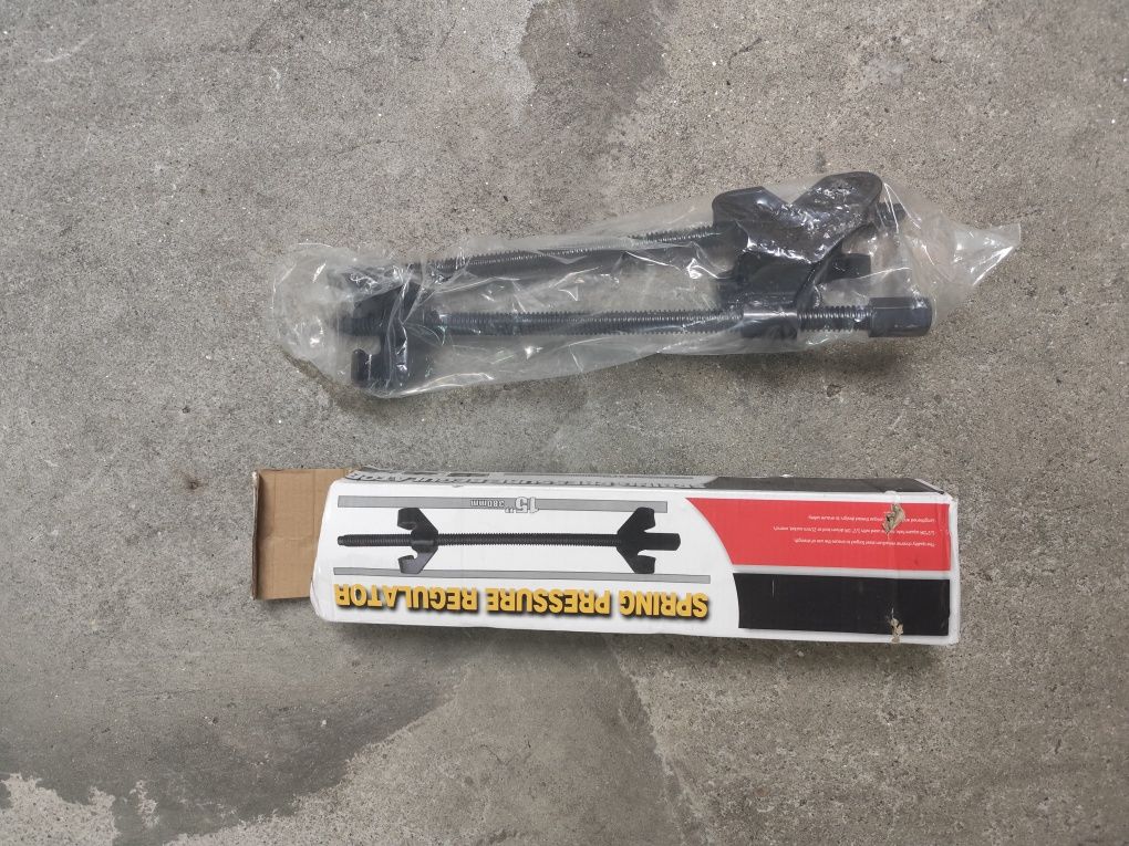 Spring press regulator