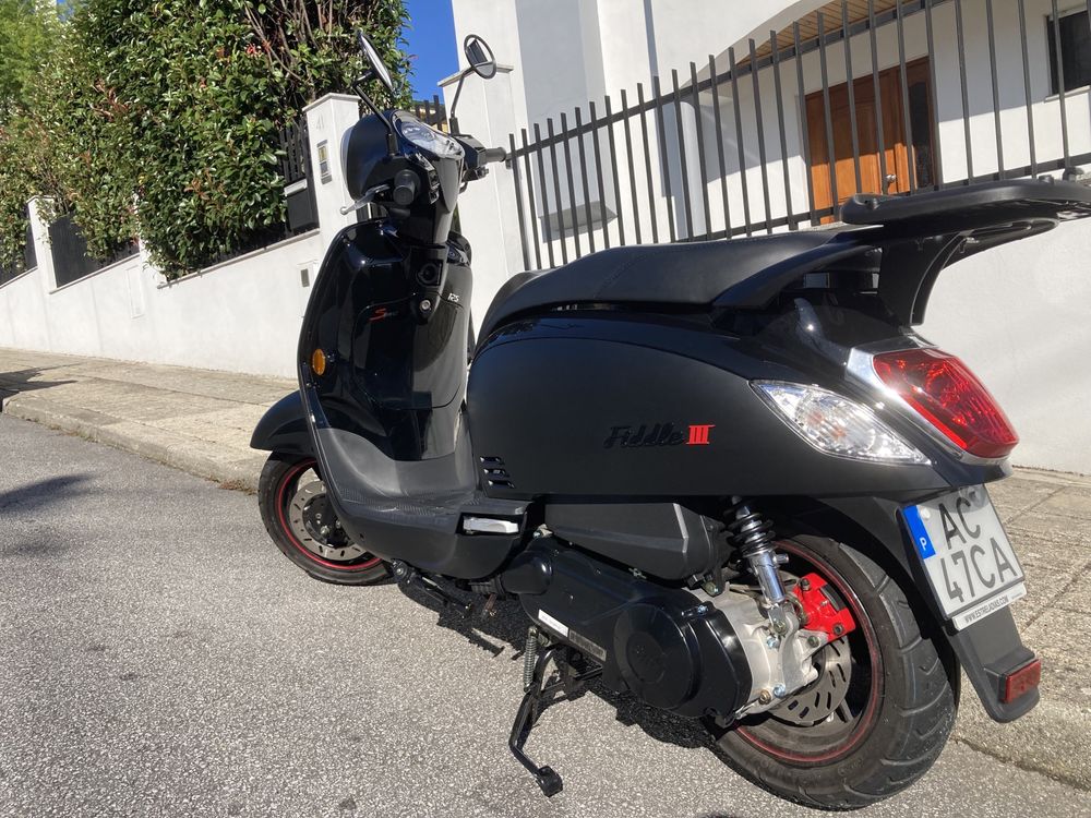 Lindissima Scooter Sym fiddle 3 125cc - retro style