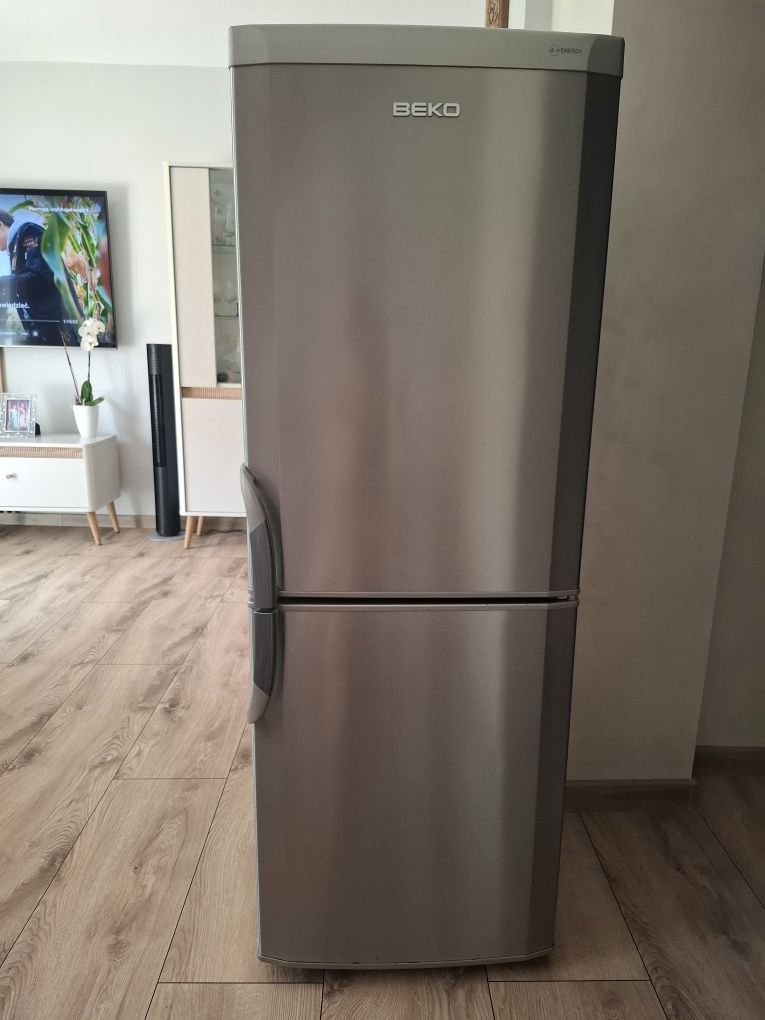 Sprzedam lodówkę BEKO