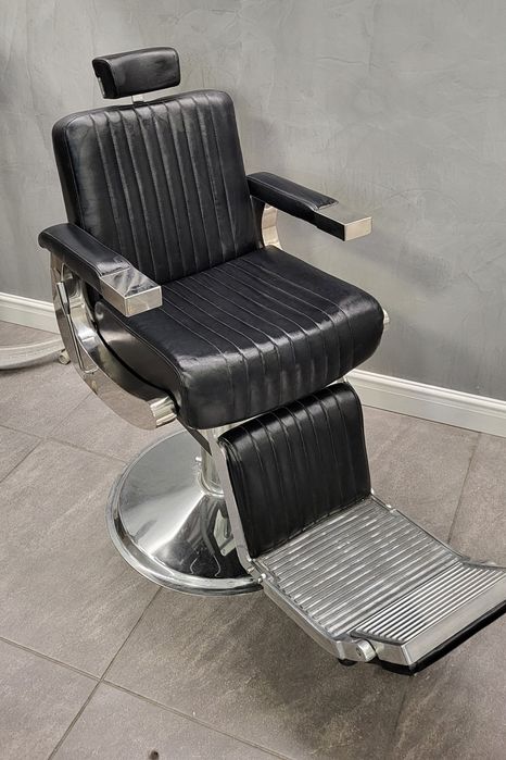 Fotel barberski mało używany