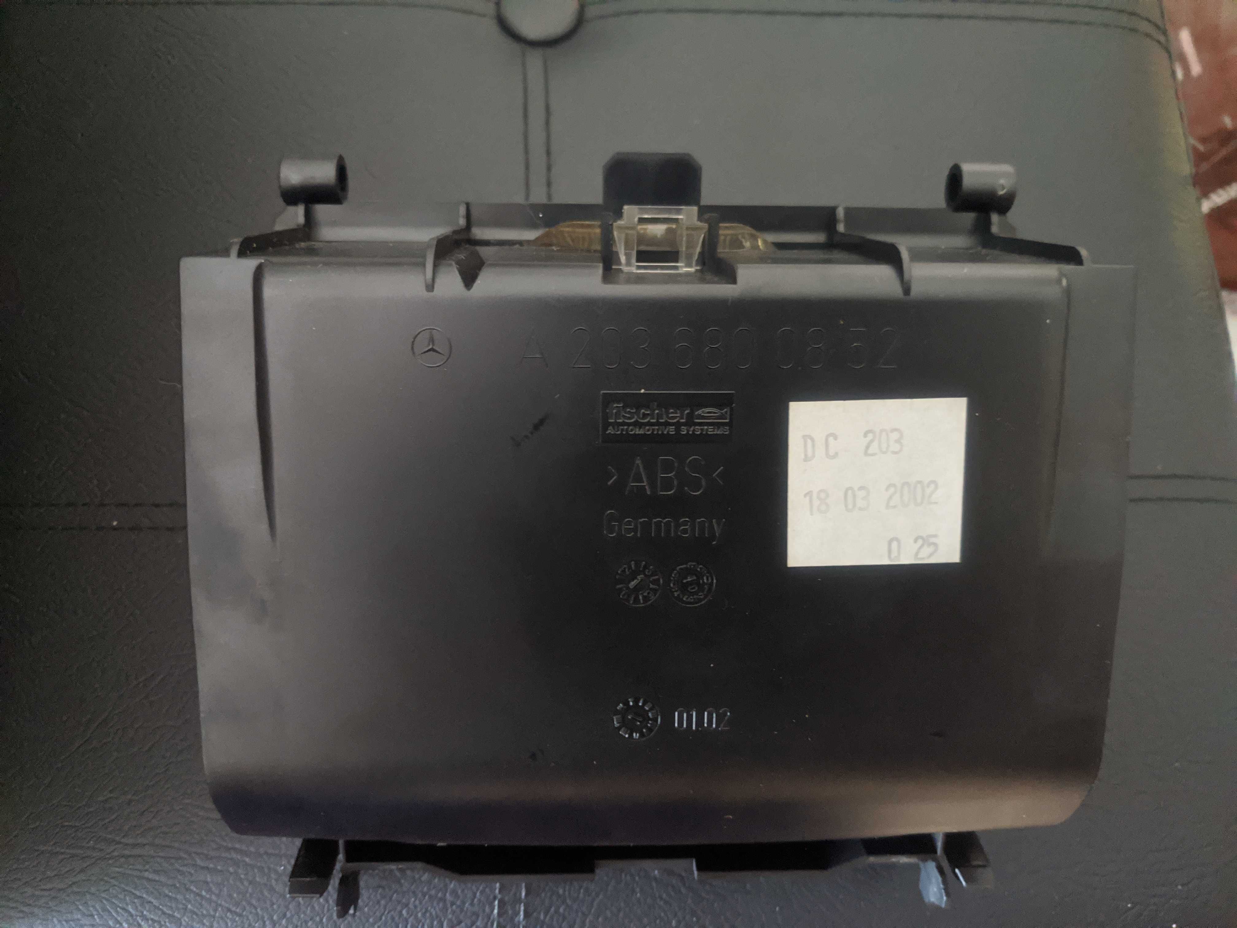 Cinzeiro para Mercedes Benz Classe C W203 Elegance