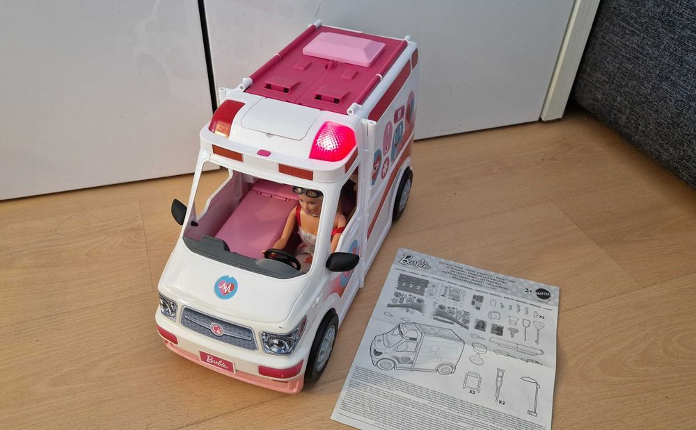 Barbie – Ambulância (3+)