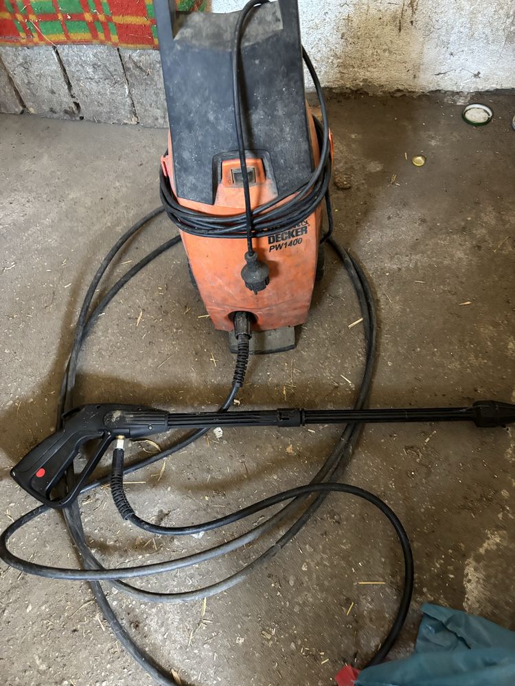 Myjka ciśnieniowa wyskociśnieniowa Black Decker PW1400