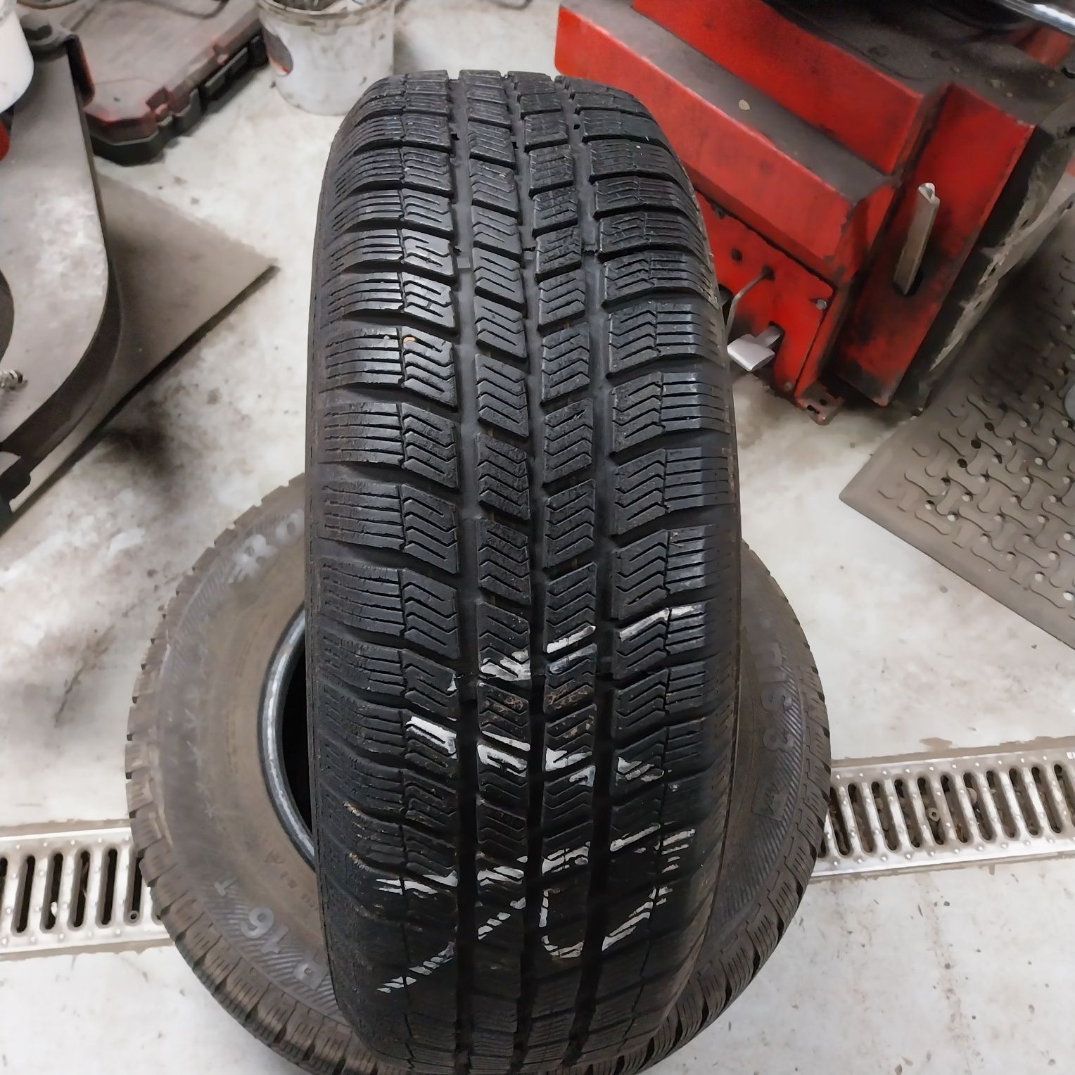 Opony Zimowe BARUM POLARIS 3 215/70 R16 100T