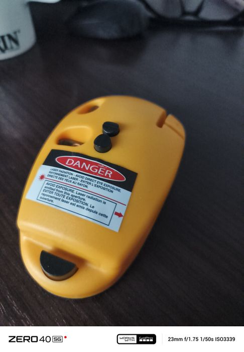 Laser krzyżowy  poziomy i pionowy