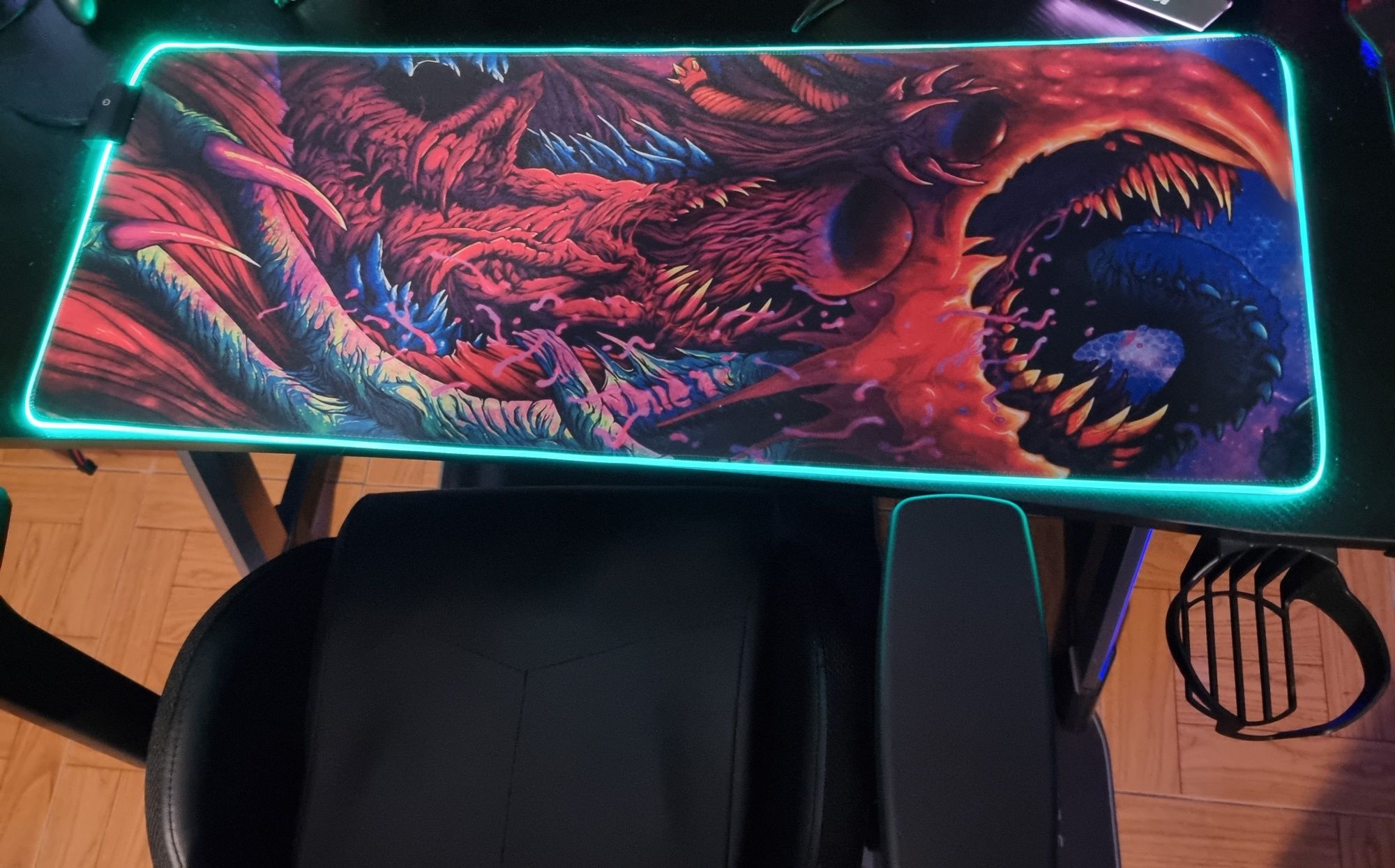 Tapete gaming com luz rgb CS GO - hyper beast