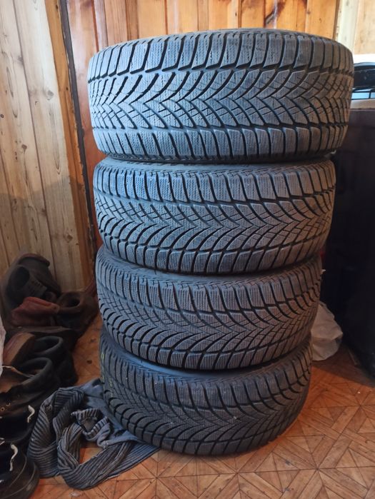 Продам шини на легковик
234/45 r18