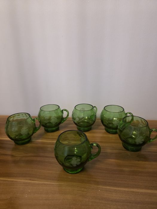 Zielone kryształowe filiżanki 6 szt