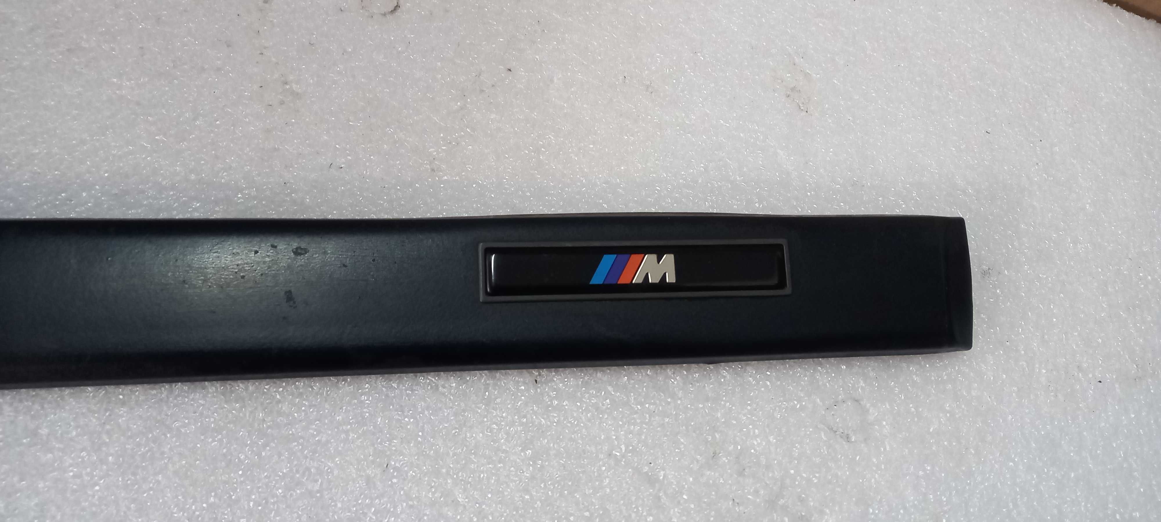 Listwa drzwi prawa emblemat znaczek  BMW E36 M Pakiet -379.9