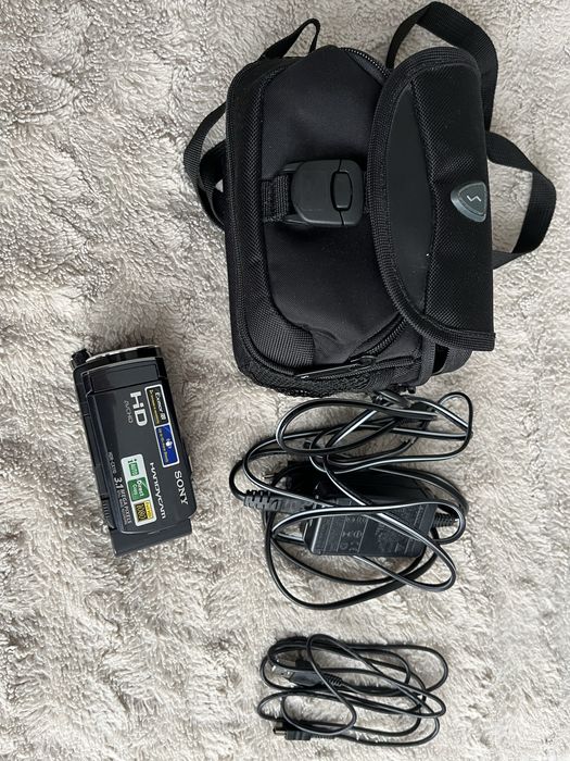 Цифрова відеокамера Sony HDR-CX110E (HD: 1920 x 1080/60i)