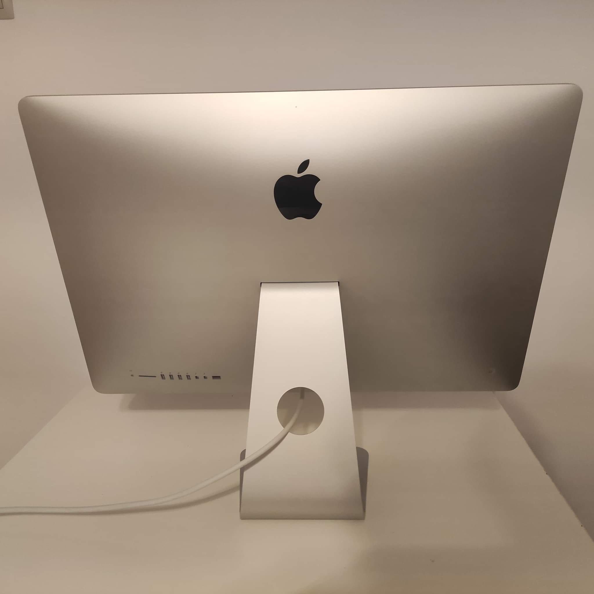 iMac27" 5K, i5 3.2 GHz, late 2015, 16GB RAM, 1TB HDD