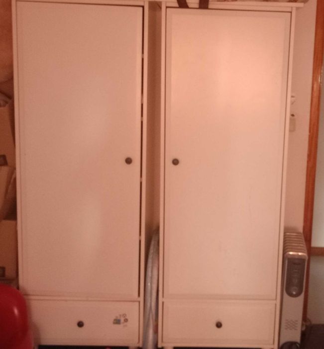 Conjunto 2 roupeiros/armários