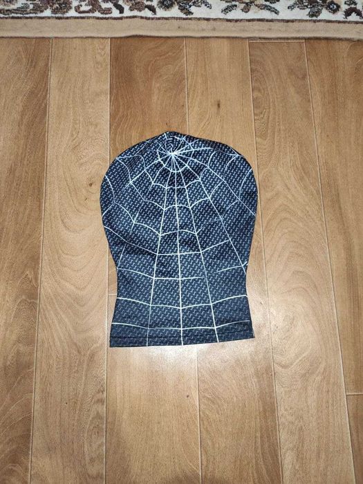 Карнавальная маска человека паукам из ткани майлз моралес