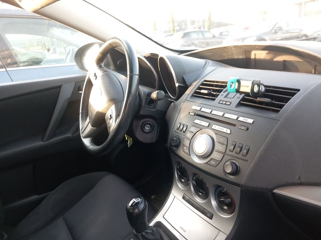 Automóvel Mazda 3