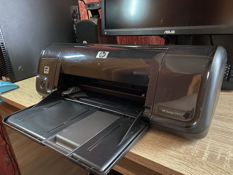 Продам цветной принтер HP Deskjet D1663