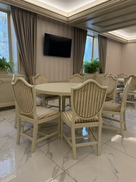 Стільці Випрбництво Італія