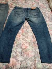 2 pares de calças de ganga marca Levi's Strauss tamanho 42 e 44