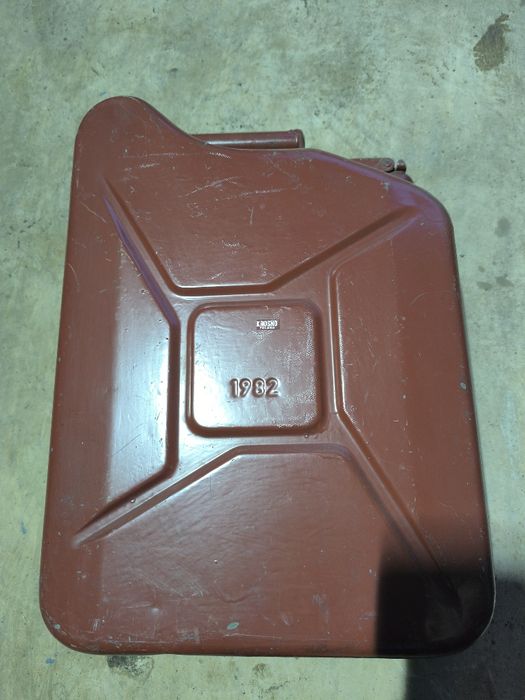 Metalowy karnister na Paliwo PRL made in poland Fawi 10ll