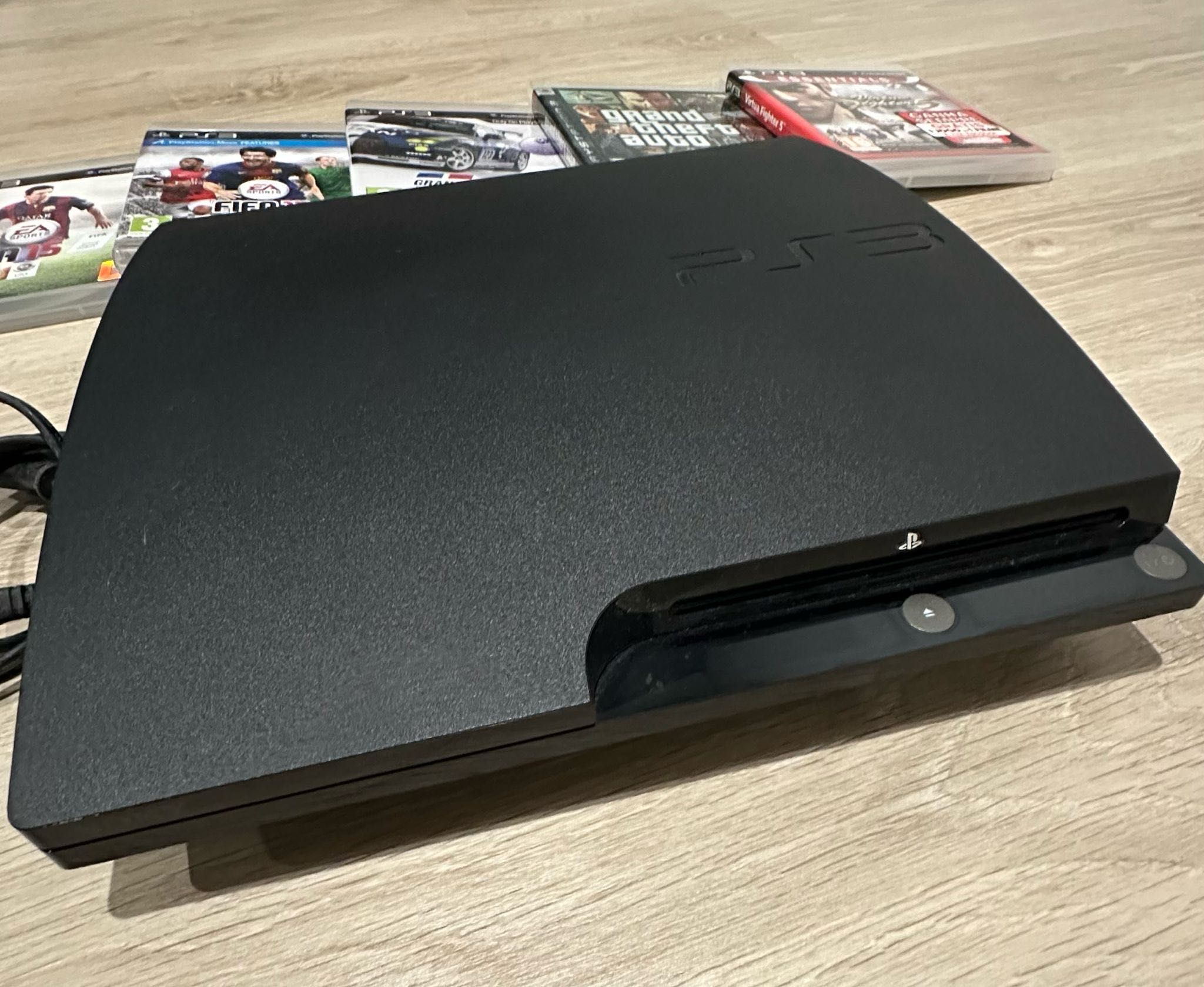 Consola PS3 Slim 160GB + 5 Jogos Originais