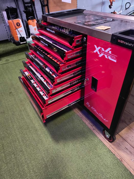 Szafka narzędziowa z wyposażeniem wysokiej jakości