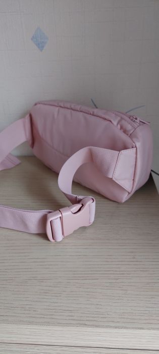 Levis новая сумка сумочка на пояс через плечо.