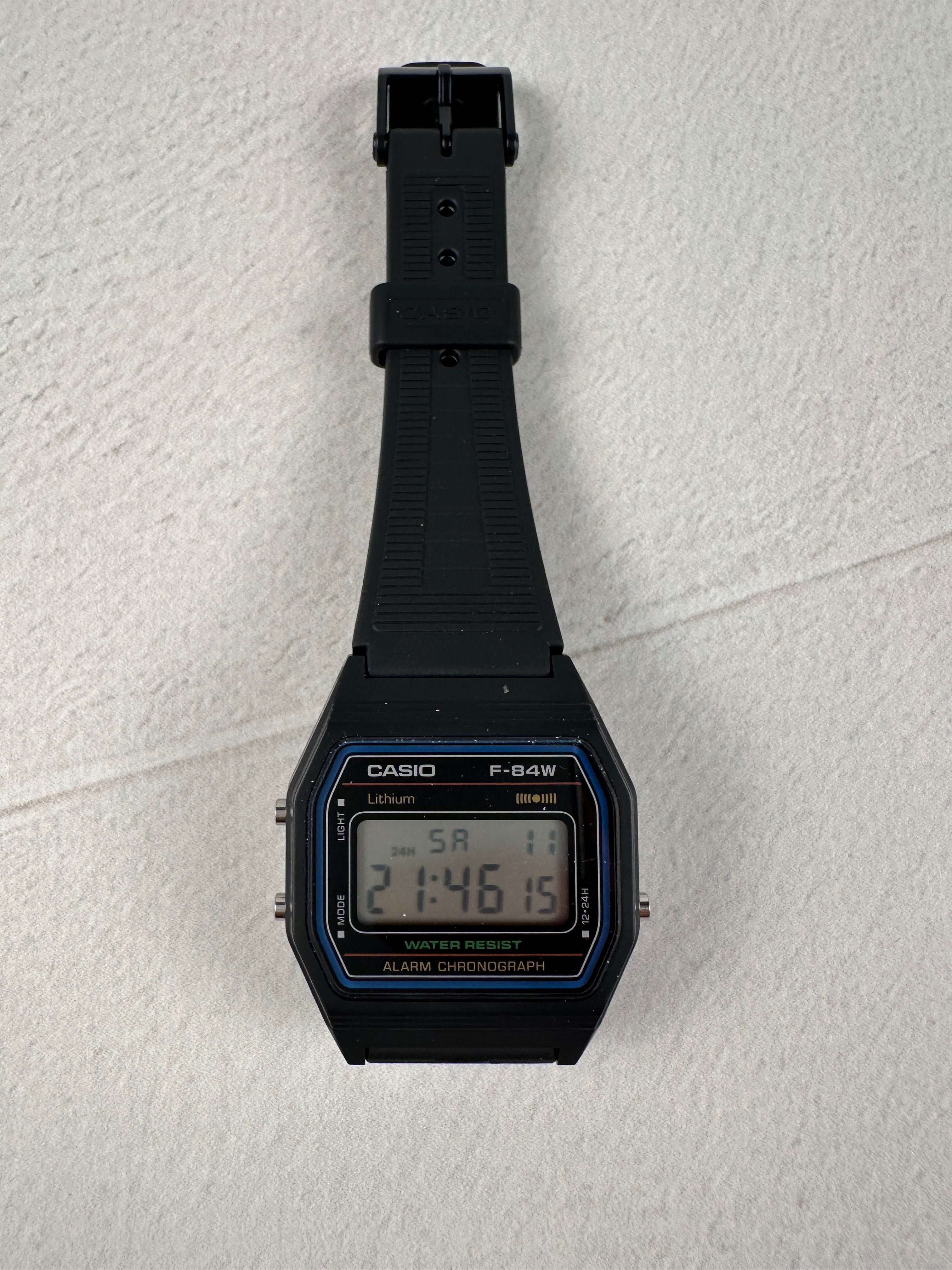 Часы Casio F-84W-1QJH из Японии, новые