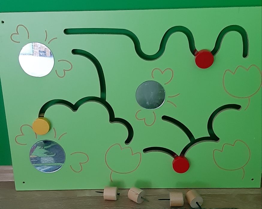 Tablica manipulacyjna z lusterkiem - Pszczoły Npwa szkoła