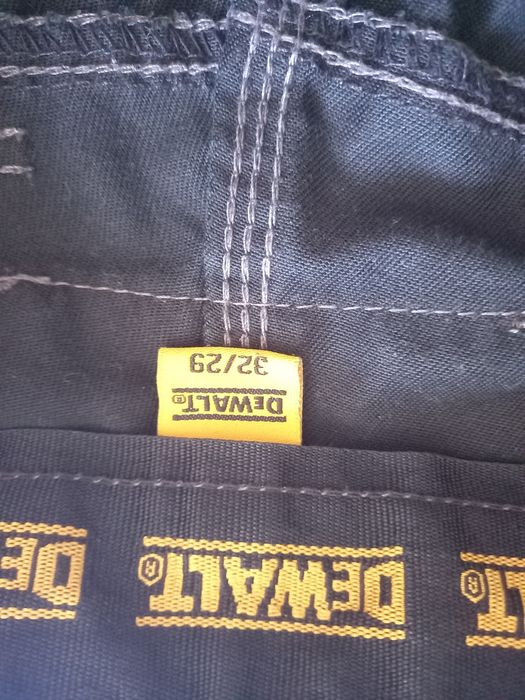 Продам рабочие штаны  DeWALT