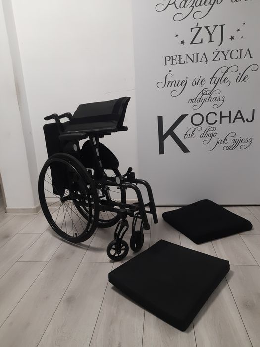 Aktywny wózek inwalidzki składany aluminiowy używany pół roku