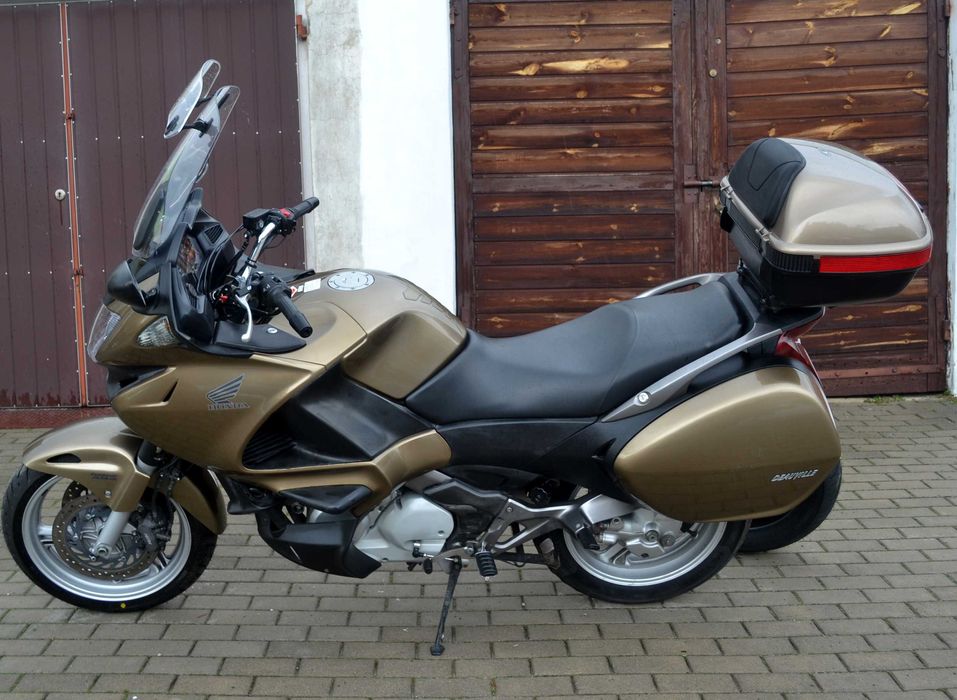 Honda Powersports NT700VA Deauville 2007 r. 33 tys. km TRANSPORT