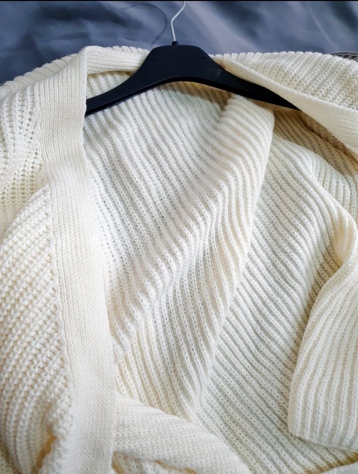 Sweter kopertowy akrylowy Missguided 48 / 50 biały nowy piękny