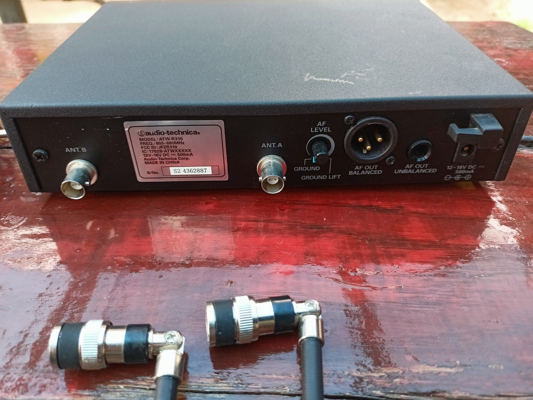 Продам audio-technica ATW3100 (ТОРГ)