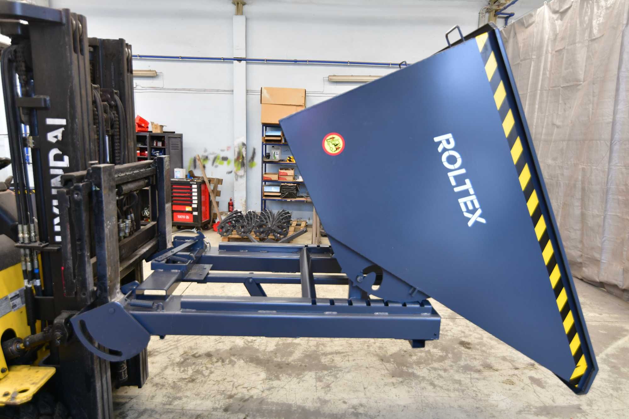 Kontener / Kontener samowyładowczy / Pojemnik metalowy 1100L