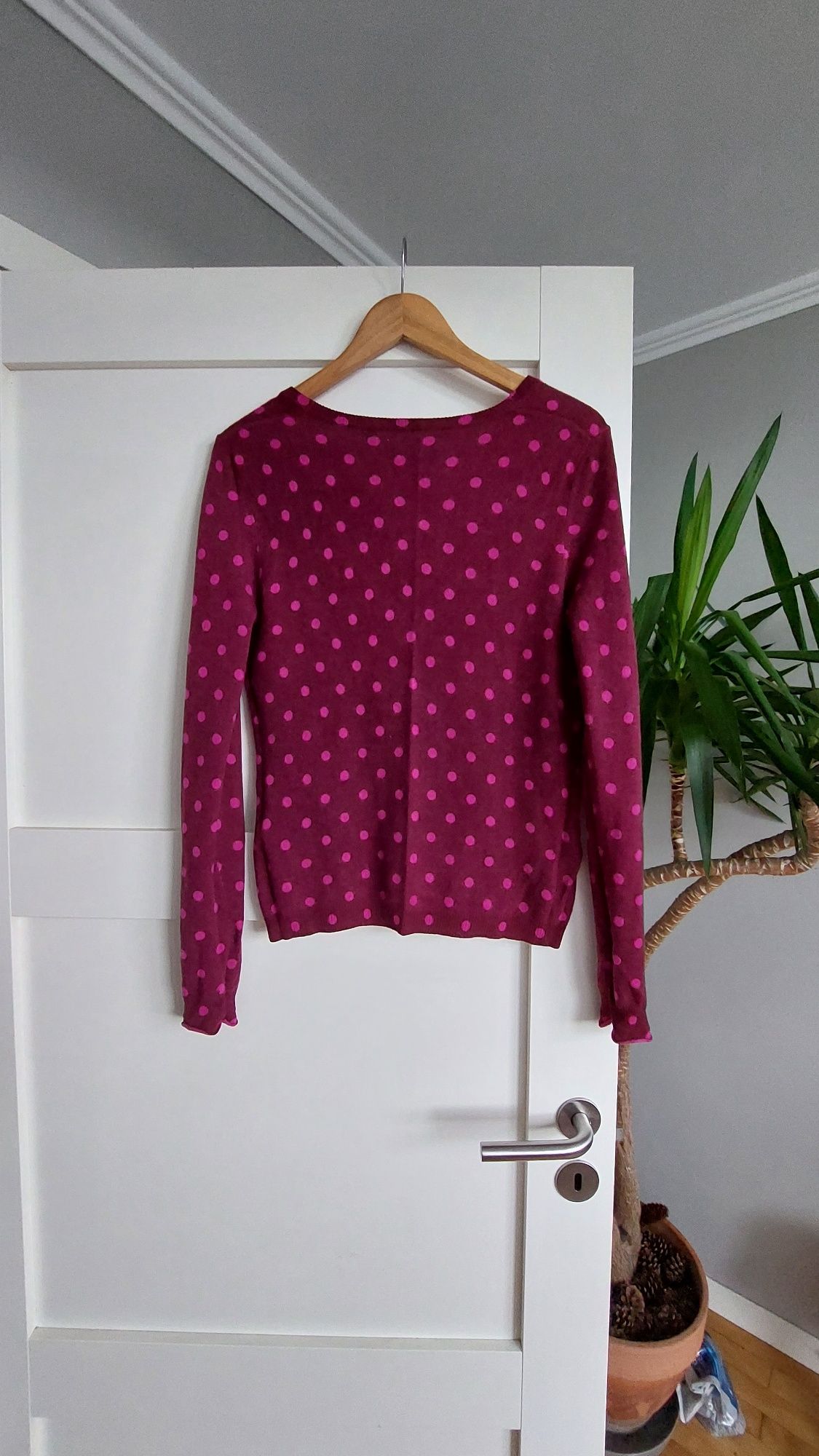 36 śliczny sweter kaszmirowy 100% cashmere rozpinanych w groszki róż