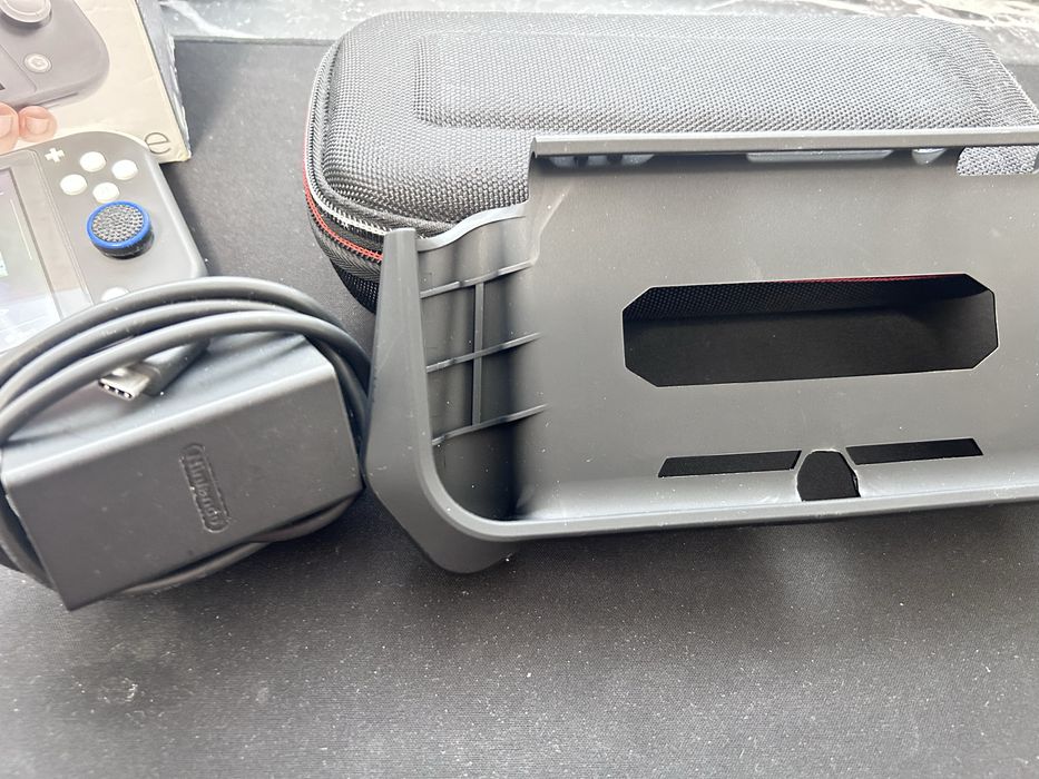 Nintendo switch lite w stanie bardzo dobrym