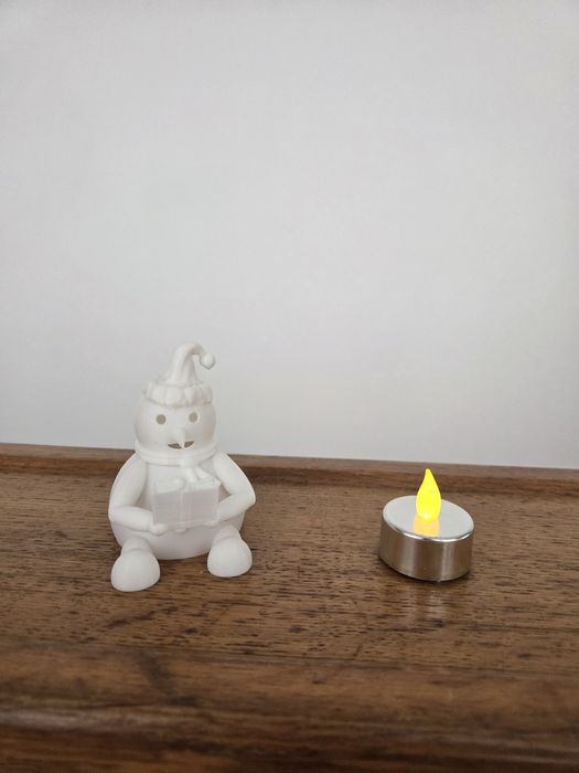 LED Tea Light Snowman Reader (Christmas]