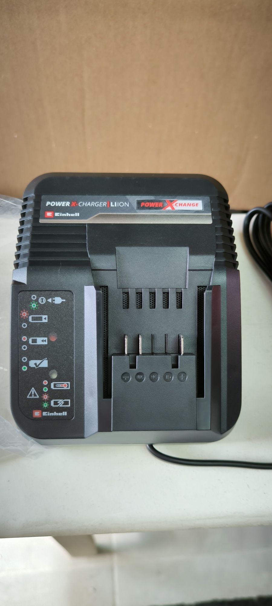 Vendo carregador Einhee