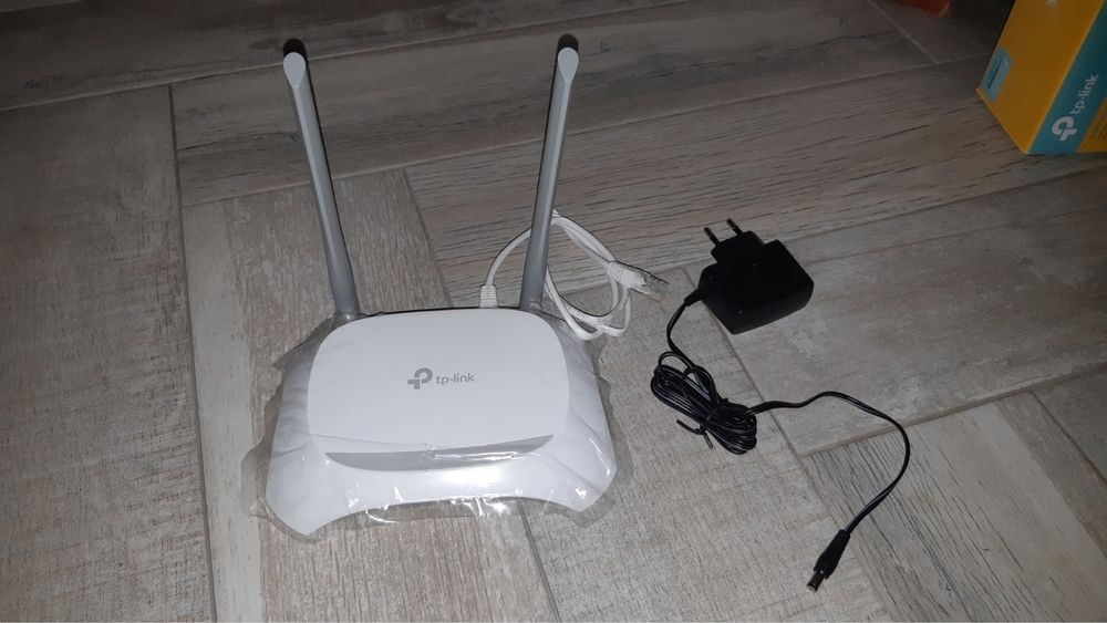 роутер tp link Модель: TL-WR840N N300 Wi-Fi 9v 0,6a