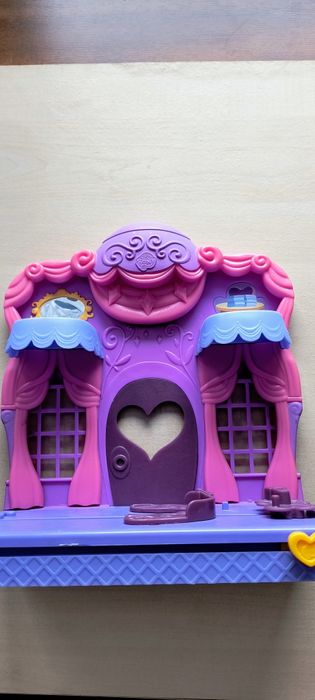 Hasbro My Little Pony Butik na Manhattanie Rarity B8811.