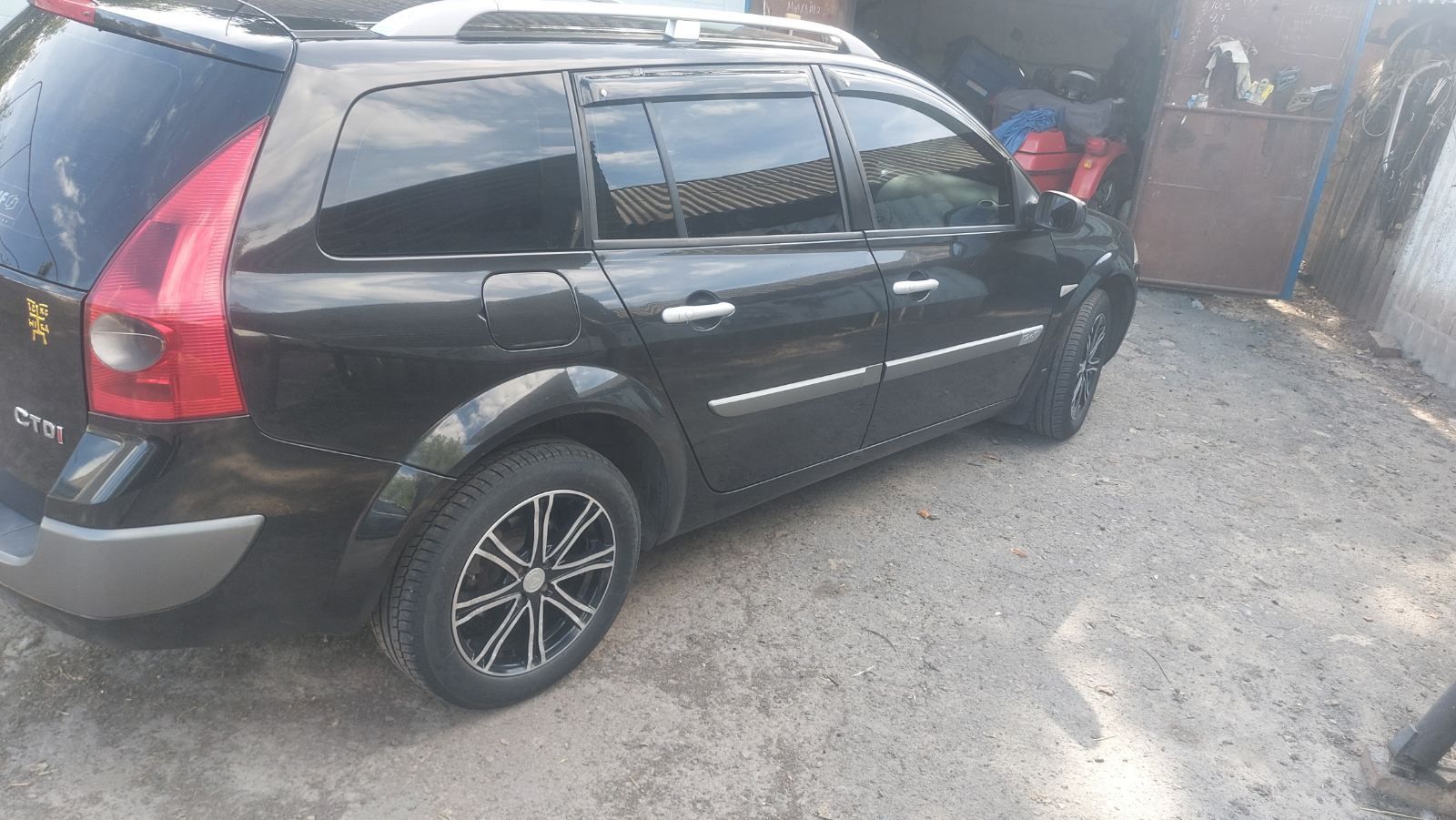 Автомобіль Рено Меган2
