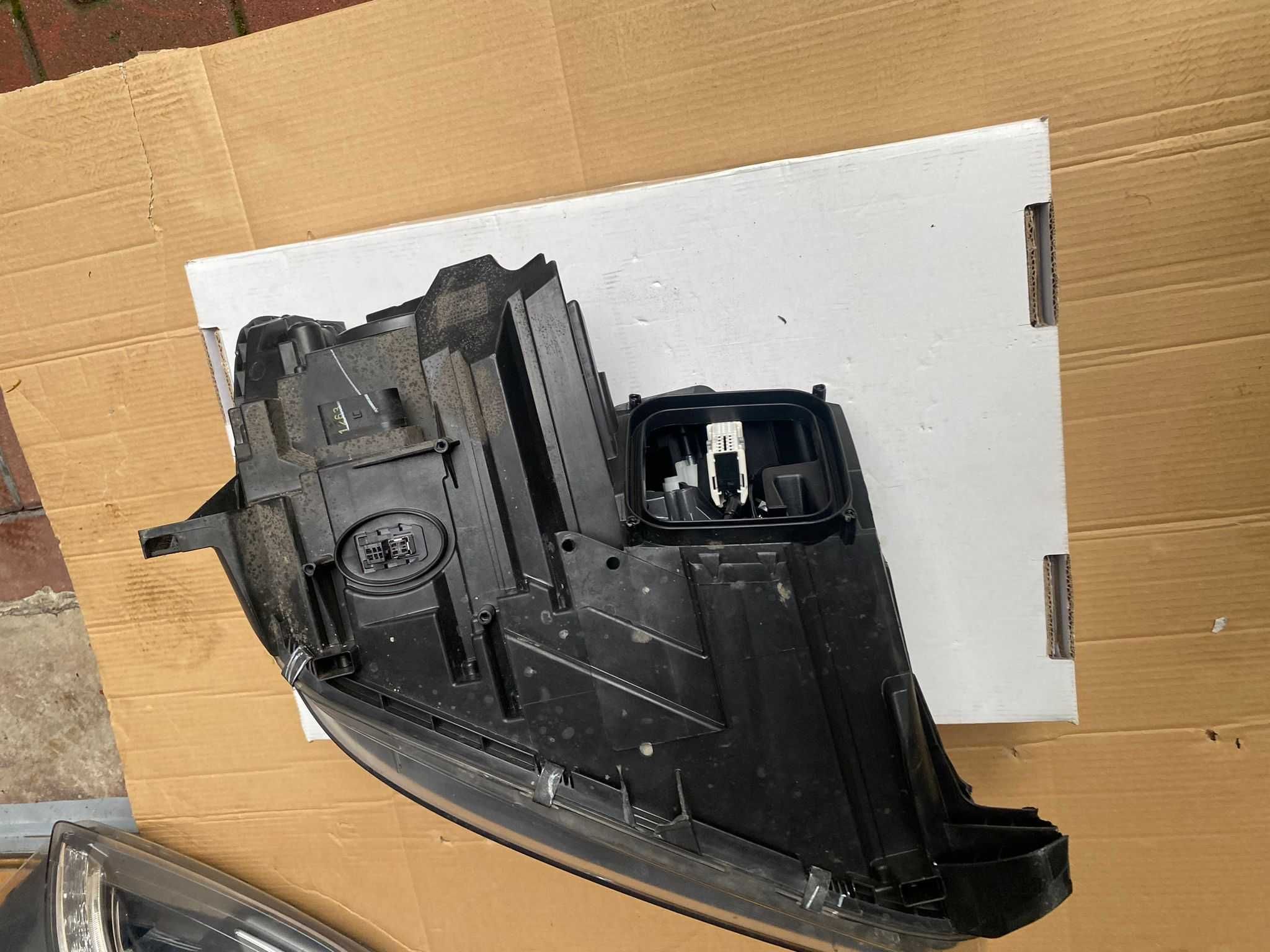 Mercedes ML  Bi Xenon LED lewy