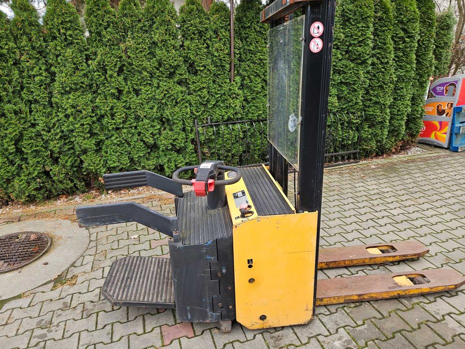 Wózek paletowy MIC Ładowarka Jungheinrich