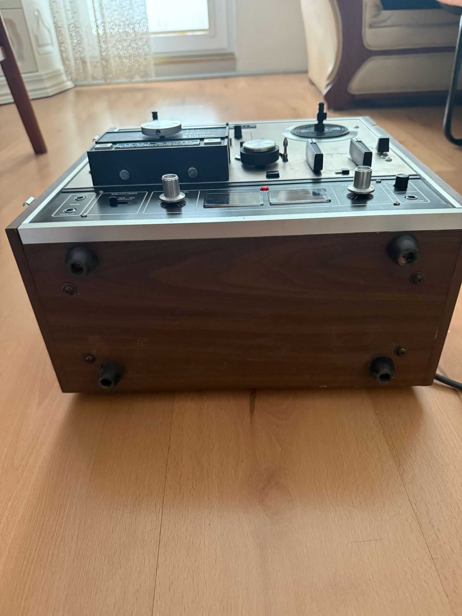 Akai magnetofon szpulowy
