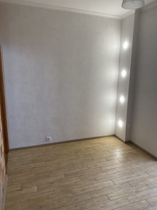 Кабінет, приміщення в оренду Позняки, вул. Княжий Затон 3