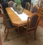Mesa da sala de jantar com 6 cadeiras