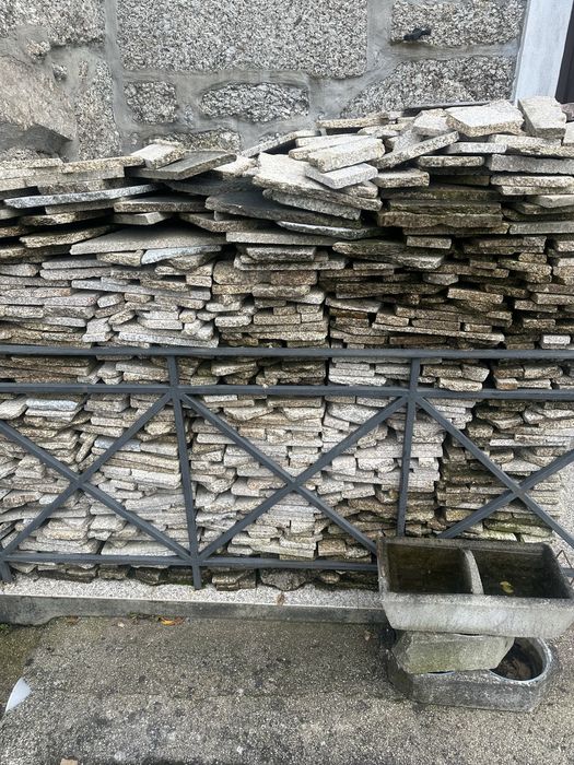 Moveis, sanitas, armario casa de banho e pedra doação