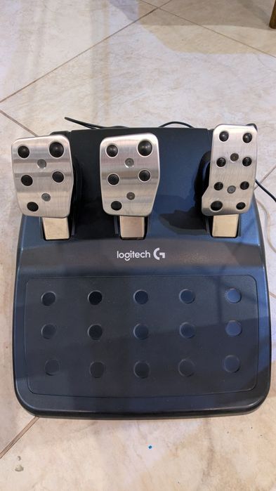 Продаю Logitech G29 в отличном состоянии